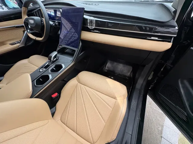 Geely Boyue L — Фото автомобиля 7