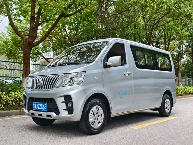 Фотография автомобиля — Changan Ruixing M60