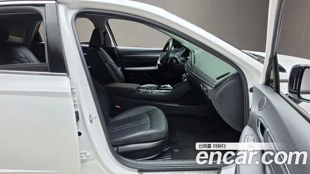 Hyundai Sonata — Фото автомобиля 16