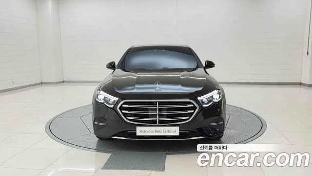 Mercedes-Benz E-Class — Фото автомобиля 9