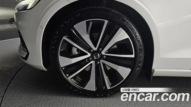 Вольво S60 S60 третьего поколения B5 Ultimate Bright — Фото автомобиля 5