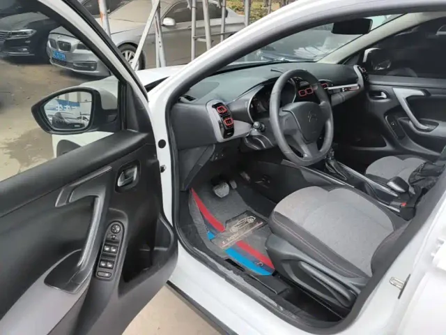 Citroen C3-XR — Фото автомобиля 15