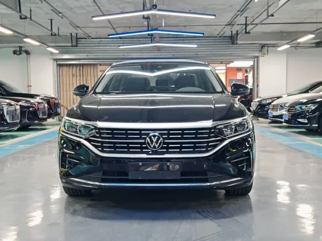 Volkswagen Passat — Фото автомобиля 2
