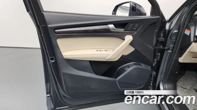 Audi Q5 FY — Фото автомобиля 24