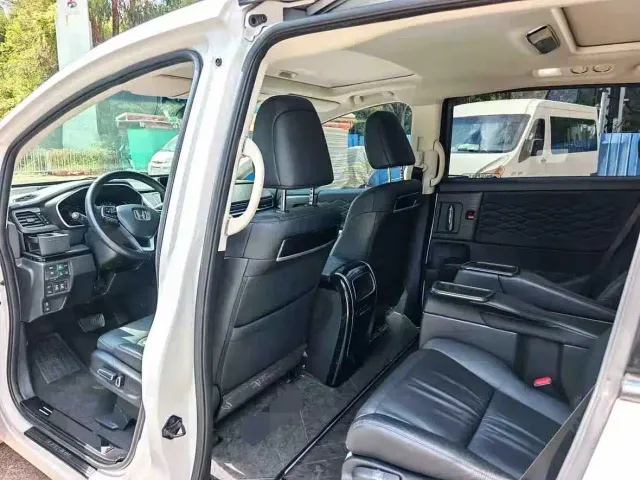 Honda Elysion — Фото автомобиля 7