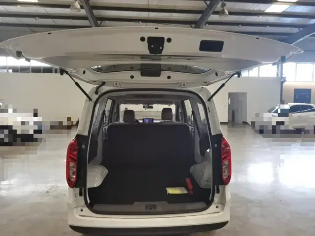 Wuling Hongguang — Фото автомобиля 18