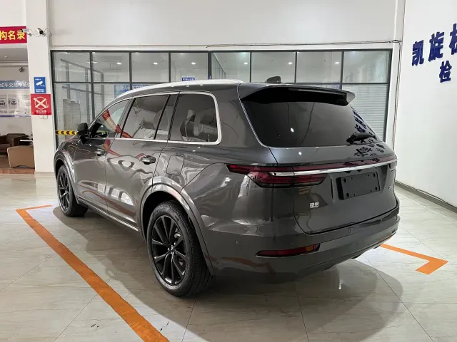 Li Auto ONE — Фото автомобиля 6