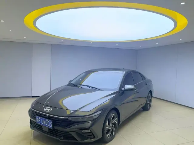 Фотография автомобиля — Hyundai Elantra