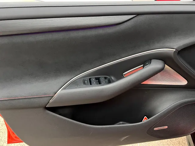 Xiaomi SU7 — Фото автомобиля 16