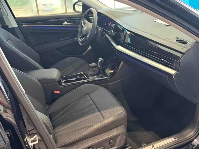 Volkswagen Passat — Фото автомобиля 12