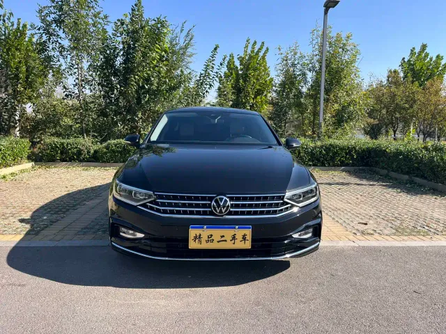 Фотография автомобиля — Volkswagen Magotan