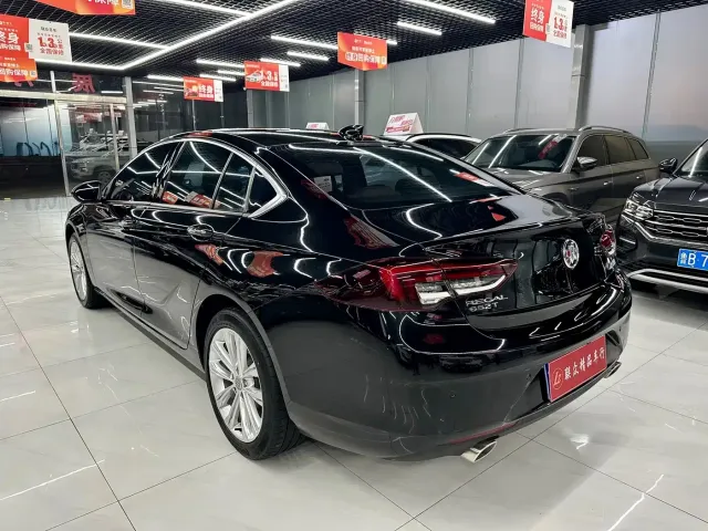 Buick Regal — Фото автомобиля 6