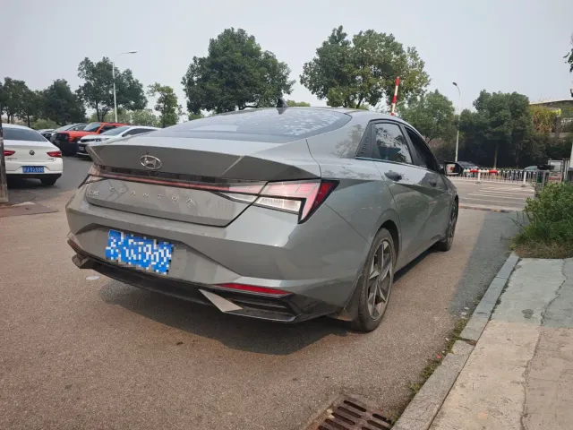 Hyundai Elantra — Фото автомобиля 3