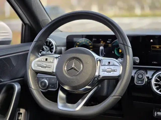 Mercedes-Benz A-Class — Фото автомобиля 11