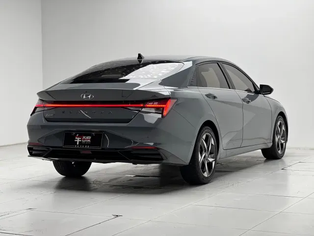 Hyundai Elantra — Фото автомобиля 4