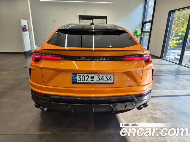 Lamborghini Urus — Фото автомобиля 4