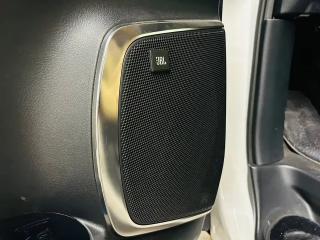 Toyota Alphard — Фото автомобиля 14
