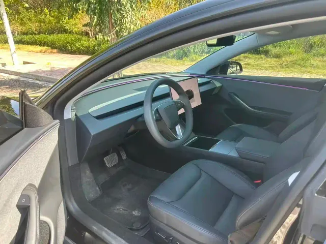 Tesla Model 3 — Фото автомобиля 9