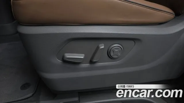 Hyundai Staria Staria 4WD Lounge 9 мест — Фото автомобиля 25