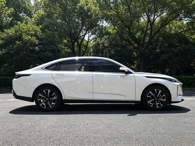 Changan Eado — Фото автомобиля 4