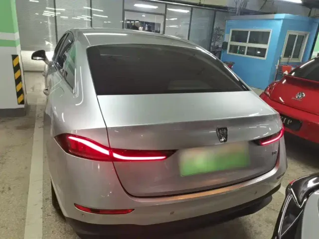 Roewe D7 — Фото автомобиля 5