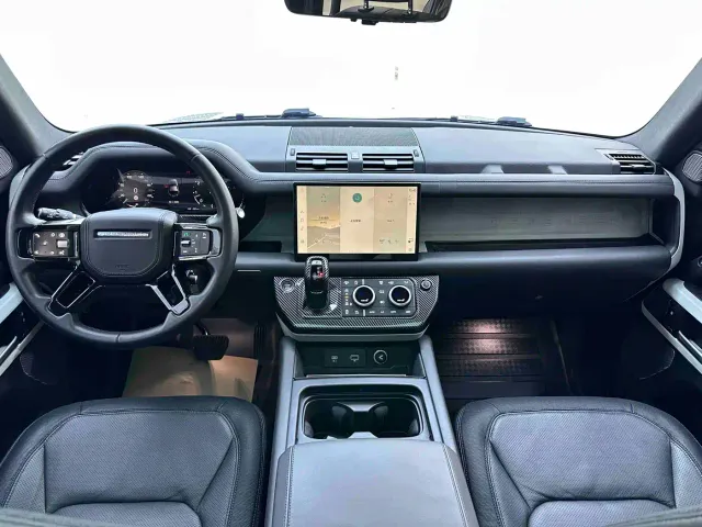 Land Rover Defender — Фото автомобиля 16
