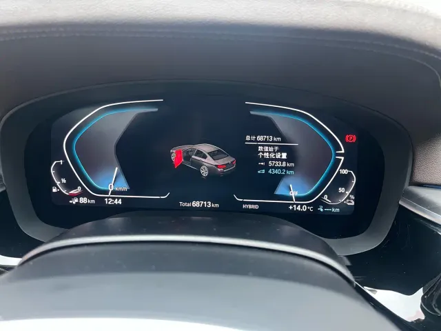 BMW 5 Series — Фото автомобиля 9