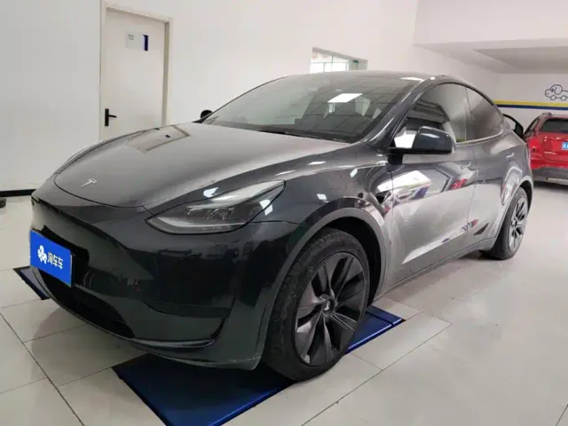 Фотография автомобиля — Tesla Model Y