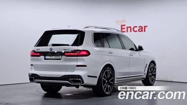 BMW X7 — Фото автомобиля 2
