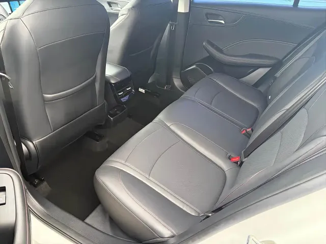 Roewe i5 — Фото автомобиля 9