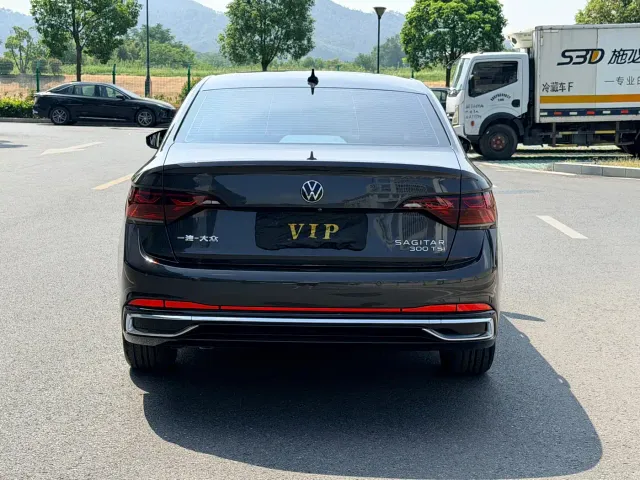 Volkswagen Sagitar — Фото автомобиля 5