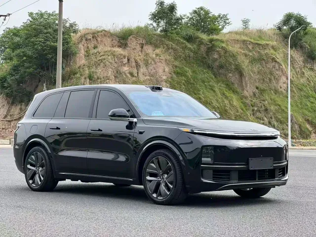Li Auto L9 — Фото автомобиля 3