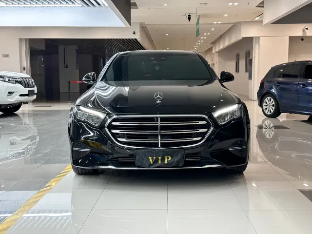 Mercedes-Benz E-Class — Фото автомобиля 2