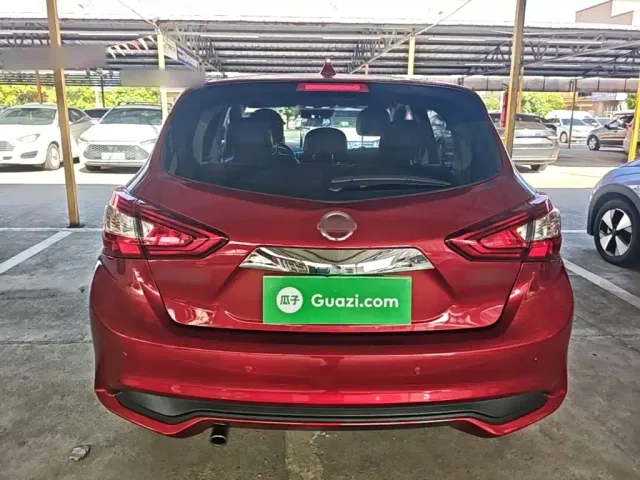 Nissan Tiida — Фото автомобиля 5