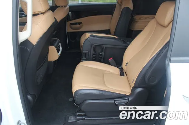 Kia Canival Carnival 4 поколение Бензин 11 мест Prestige — Фото автомобиля 10