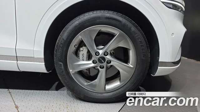 Genesis GV70 — Фото автомобиля 6