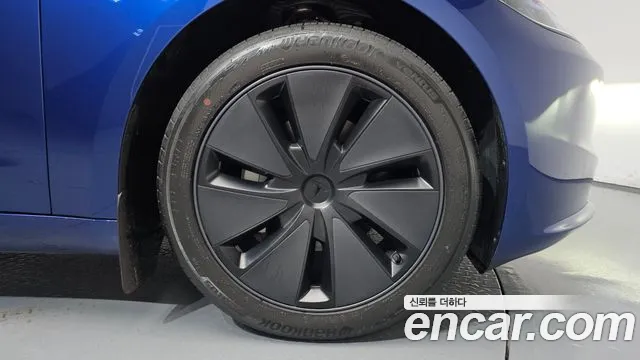 Tesla Model 3 — Фото автомобиля 20