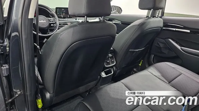 Kia Seltos Seltos Бензин 1.6 Turbo 4WD — Фото автомобиля 30