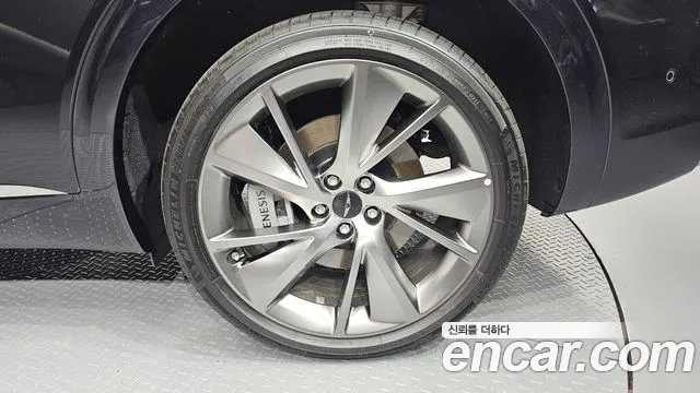Genesis GV70 2.5T Бензин 2WD — Фото автомобиля 19