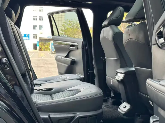 Toyota Crown Kluger — Фото автомобиля 9