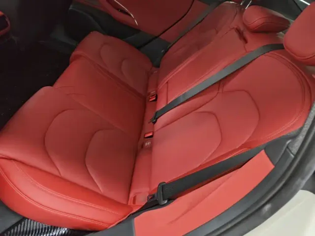 Xiaomi SU7 — Фото автомобиля 16
