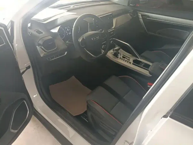 Geely Binyue — Фото автомобиля 15