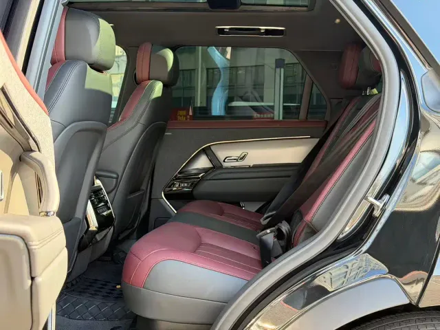 Land Rover Range Rover Sport — Фото автомобиля 8