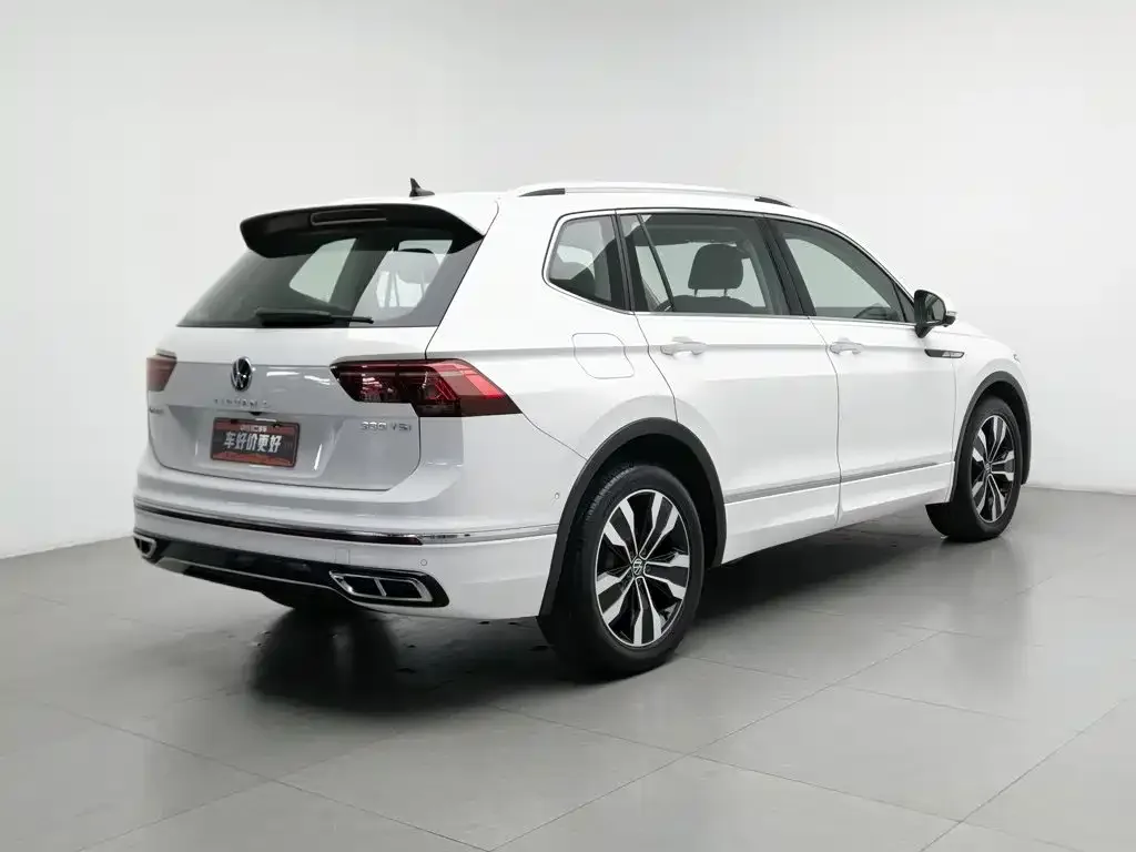 Volkswagen Tiguan L 2022 330TSI Auto 2WD R-Line Premium Edition — Фото автомобиля 2