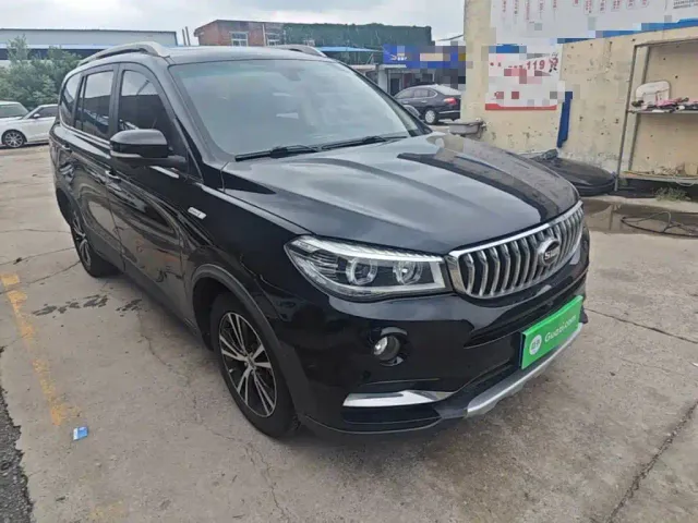 SWM Motor SWM X7 — Фото автомобиля 3