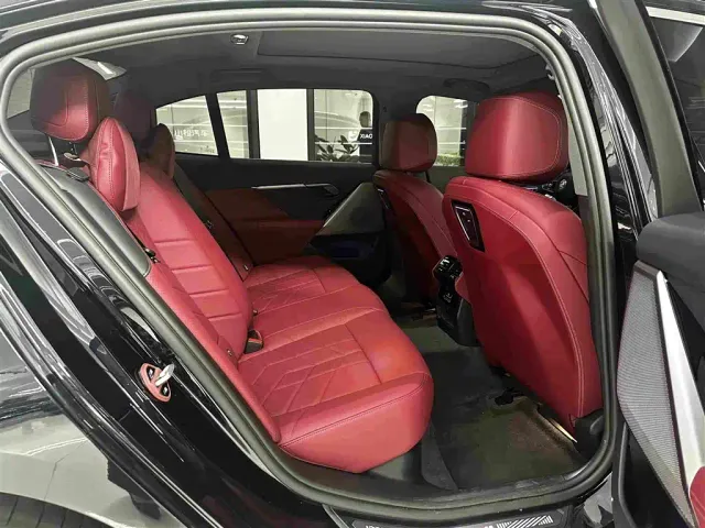 BMW 5 Series — Фото автомобиля 14