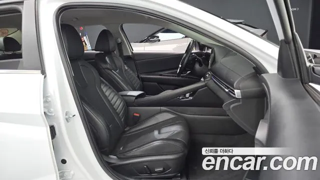 Hyundai Avante CN7 — Фото автомобиля 16