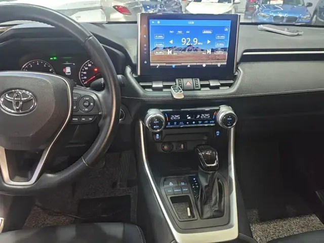 Toyota Wildlander — Фото автомобиля 12