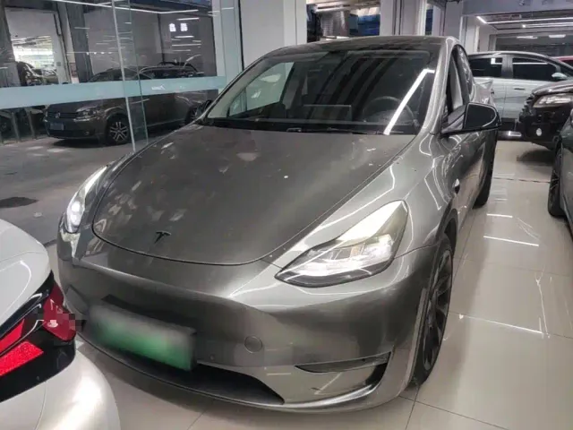 Tesla Model Y — Фото автомобиля 2