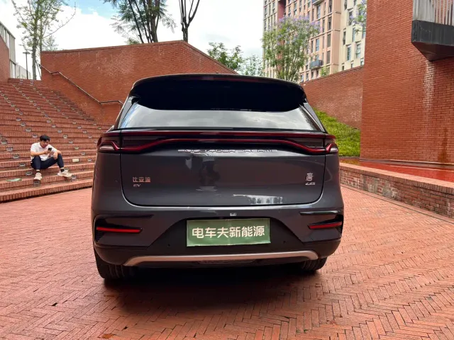 BYD Tang — Фото автомобиля 12